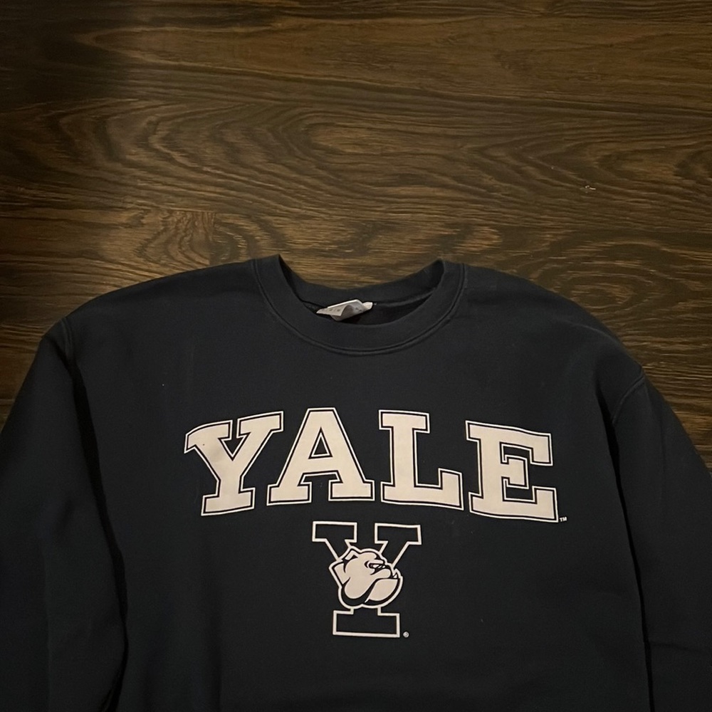 Vintage Yale crewneck size medium